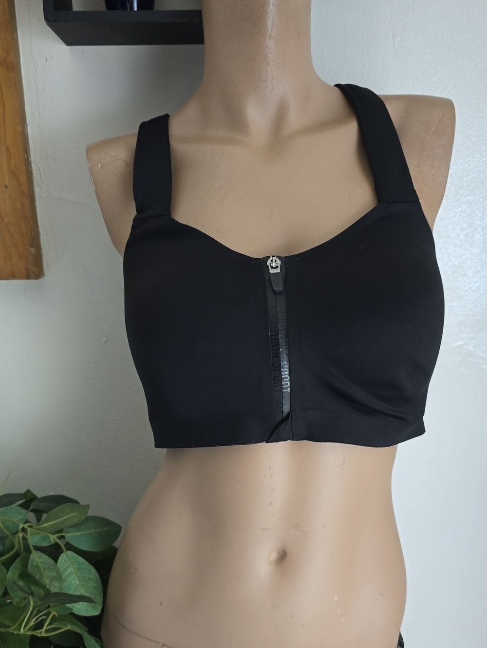 Victoria Sport Incredible Knockout Black Front-Zip Bra 34DDD